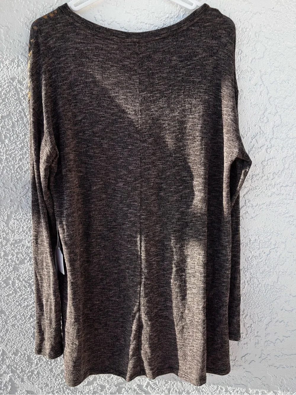 a.n.a Rich heathered gray lightweight sweater with foil bronze print